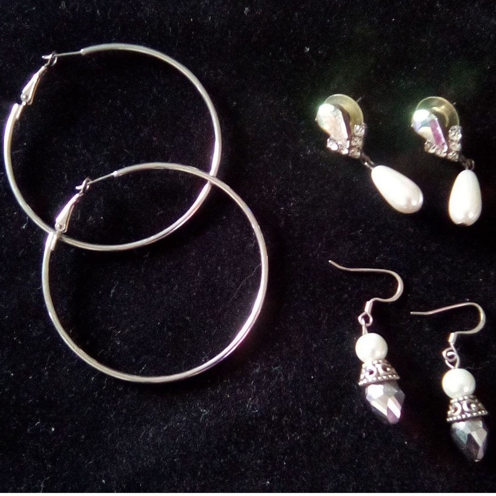 Lot of 3 Pairs Womens Earrings Silver Tone Hoops Faux Pearl Dangles Rhinestone - Picture 8 of 8